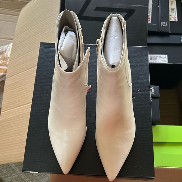 27 EDIT Naturalizer Florentine Bootie in Satin Pearl Leather - Picture 5 of 7